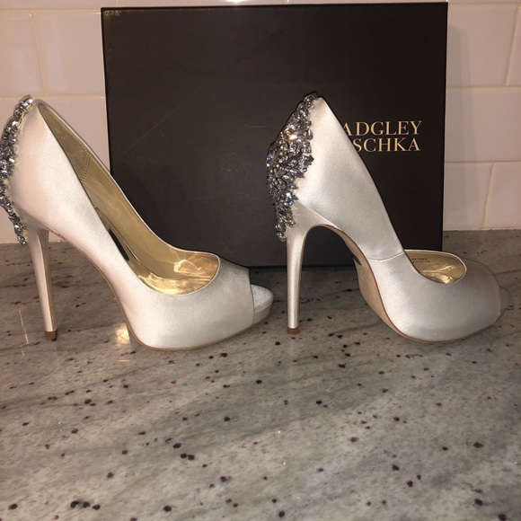Badgley Mischka Kiara Platforms - Picture 5 of 7